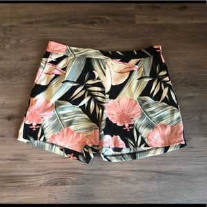 Tropical shorts